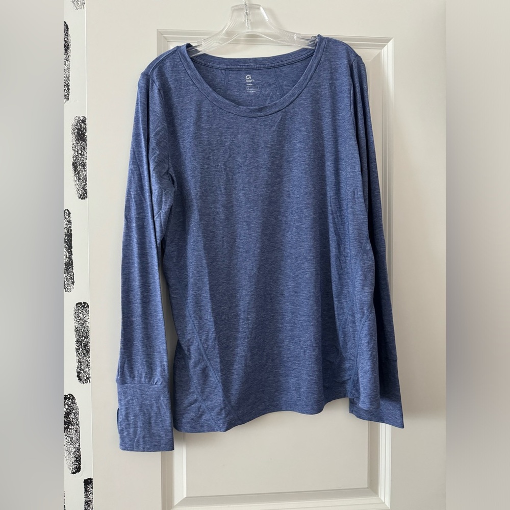 Gap fit breathe purple workout top. Long sleeve, size L. Thumb holes.